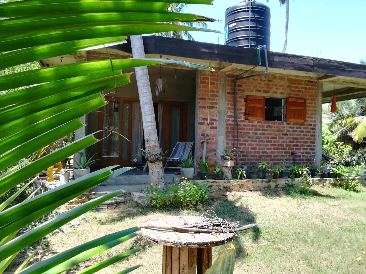 Julianu Hotel Tangalle Exterior photo